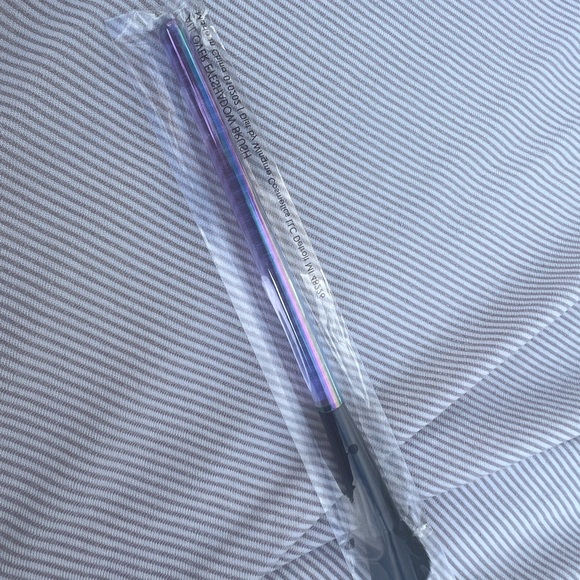 WINGME COSMETICS
All Over Blending Brush - Picture 4 of 5